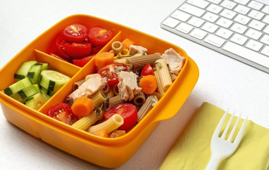 Un túper en la oficina/ CANVA Un túper en la oficina/ CANVA