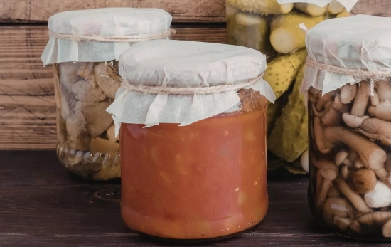 Pisto tradicional en un bote de cristal/ CANVA Pisto tradicional en un bote de cristal/ CANVA