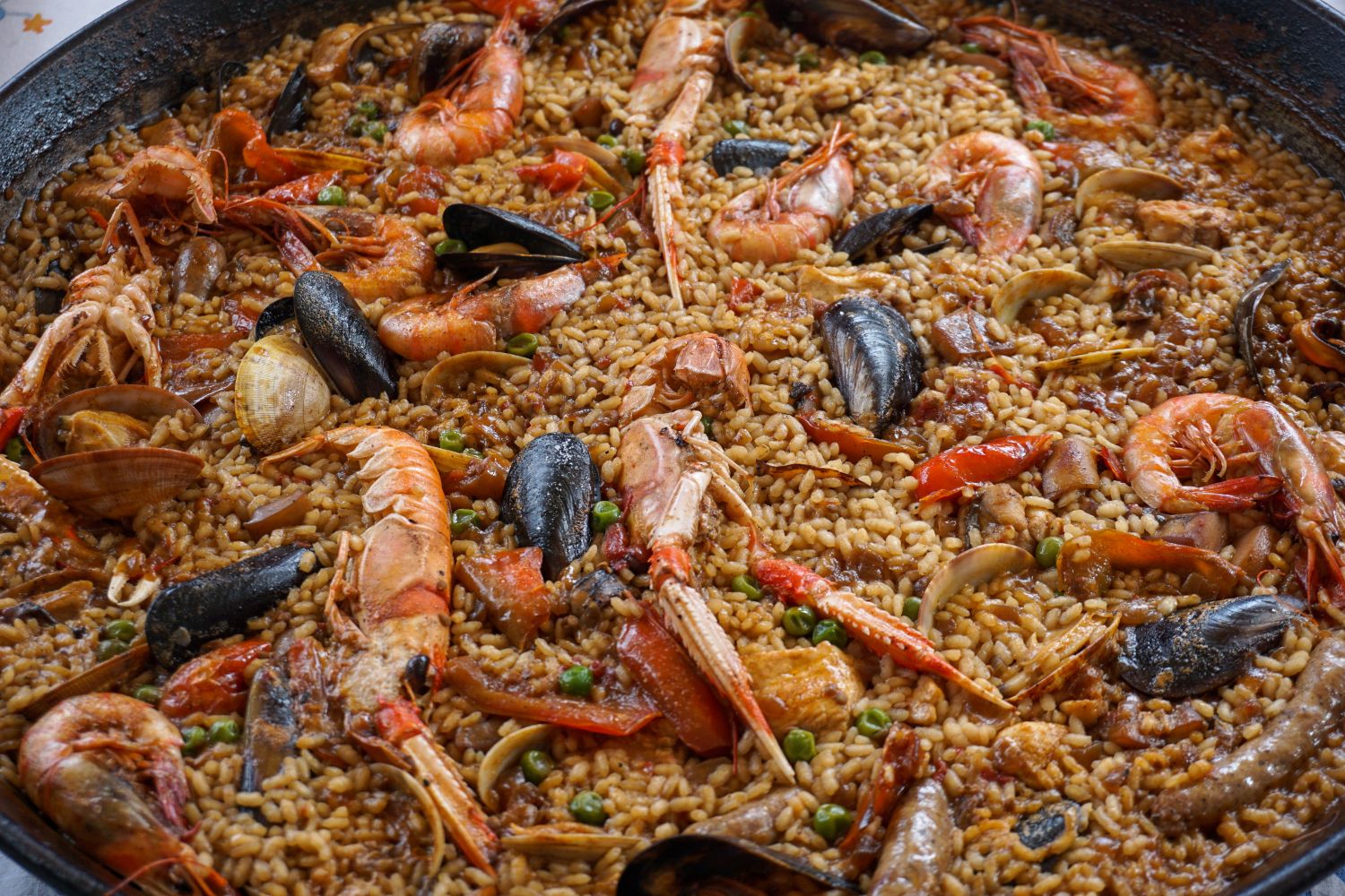 Una paella de marisco / PEXELS