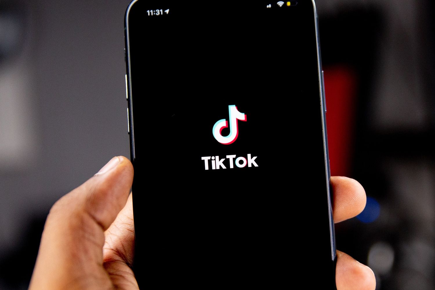 Un 'smartphone' que abre la red social TikTok / EP 