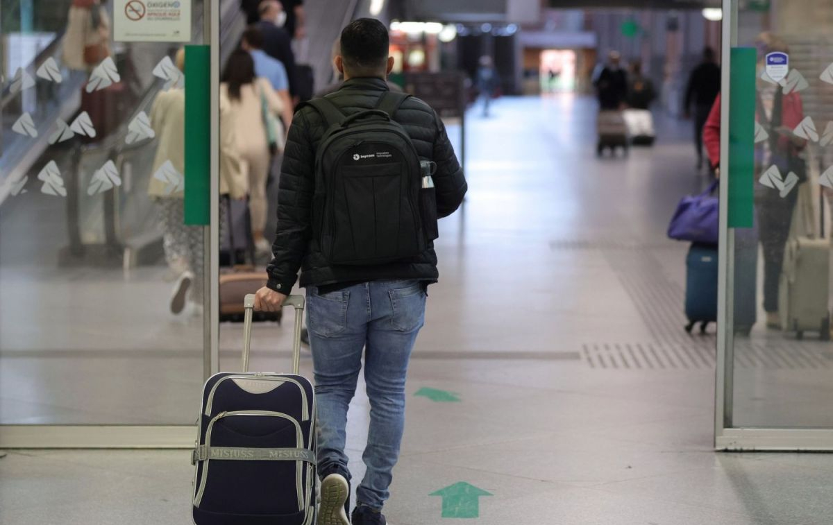 Un pasajero en la estación de Atocha de Madrid / EP