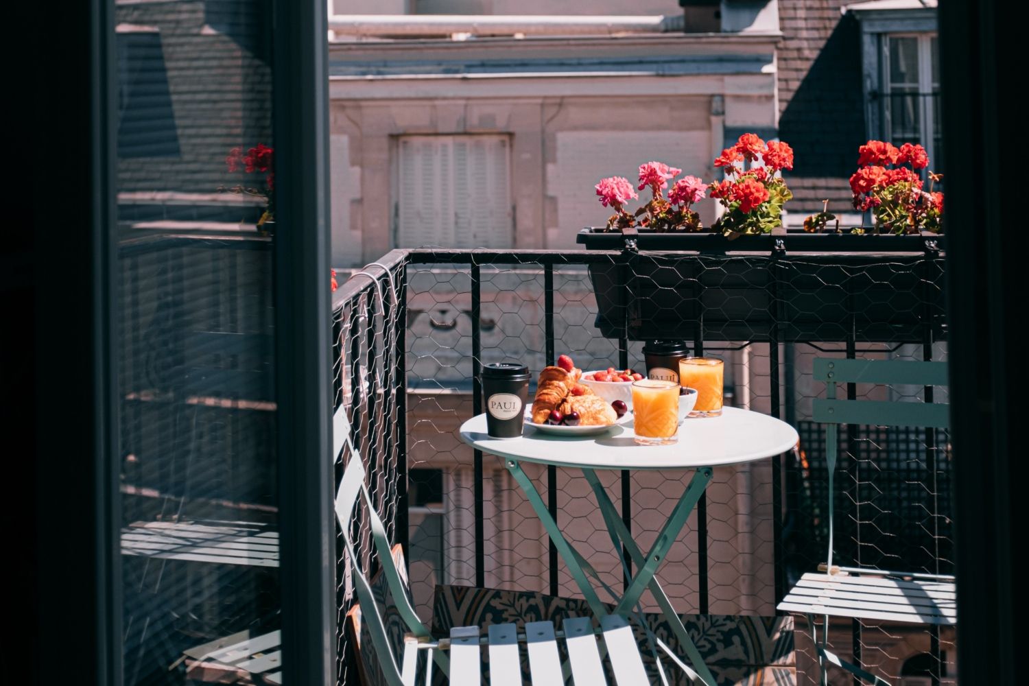 Un desayuno en una terraza / PEXELS